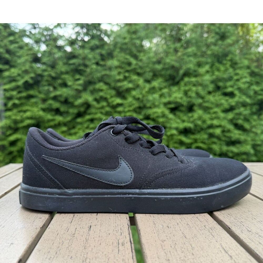 Nike SB Check Solar Canvas Mens 10 Triple Black Skate Shoes Low Top Sneakers